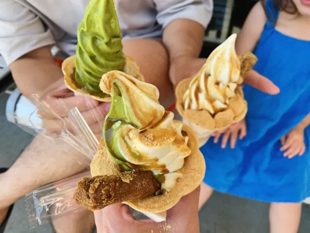 桔梗信玄餅のイメージ。一宮御坂IC周辺の工場テーマパークでお菓子の詰め放題が楽しめる